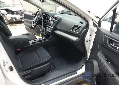 2015 Subaru Outback 2.5I Premium z USA, uszkodzony, nr VIN 4S4BSAEC0F3242026